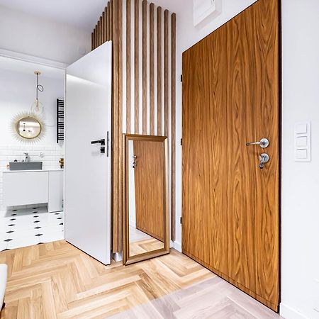 Luksusowy Apartament Blisko Centrum, Parking W Garazu Podziemnym Varşovia Exterior foto